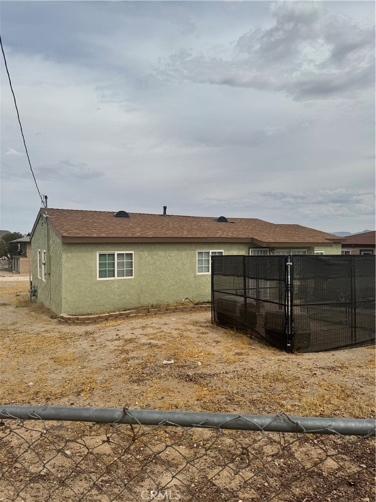 1407 Riverside