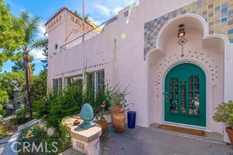 Photo of 2275 Vasanta Way, Los Angeles, CA 90068 (MLS # SR26103314)