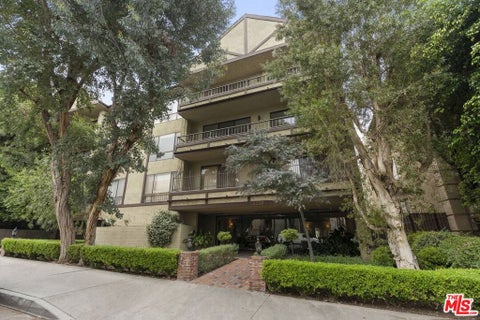 Photo of 1210 N Kings Road #104, West Hollywood, CA 90069 (MLS # 26989945)
