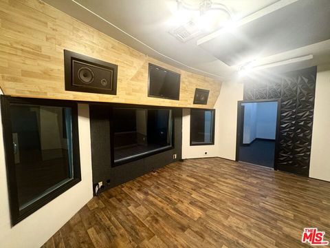 Photo of 10626 Magnolia Boulevard #2, North Hollywood, CA 91601 (MLS # 26839103)