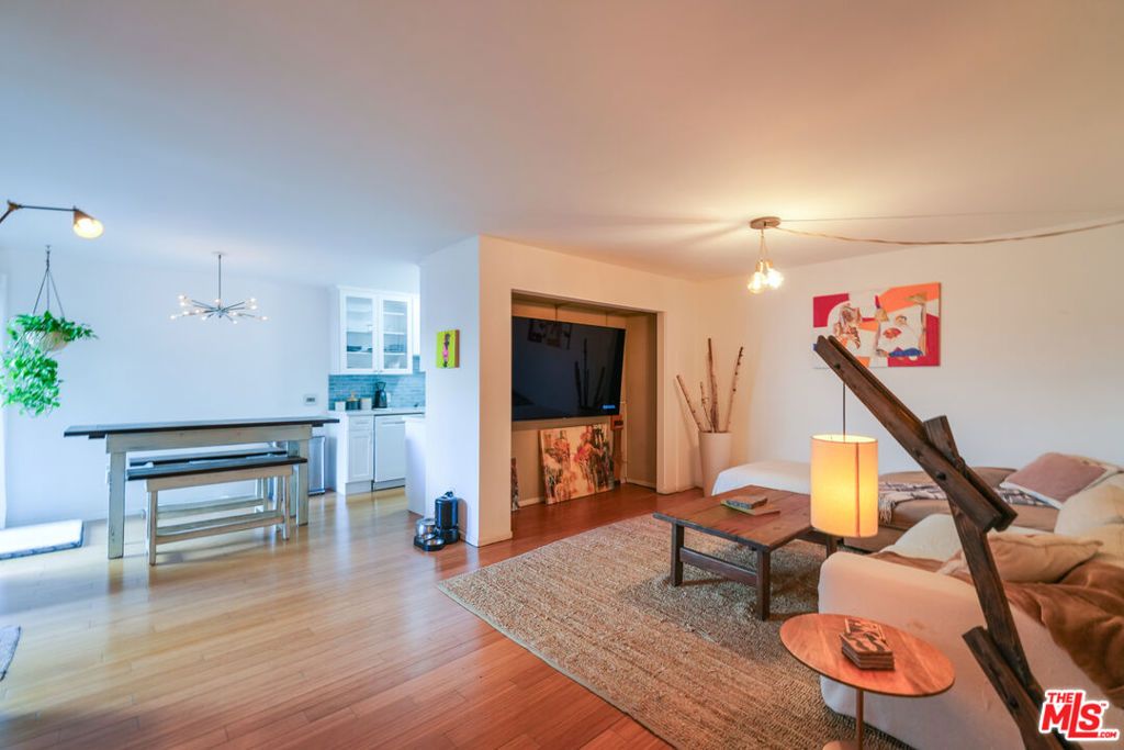 Photo of 532 N Rossmore Avenue #108, Los Angeles, CA 90004 (MLS # 26707269)