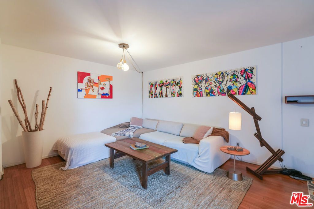 Photo of 532 N Rossmore Avenue #108, Los Angeles, CA 90004 (MLS # 26707269)