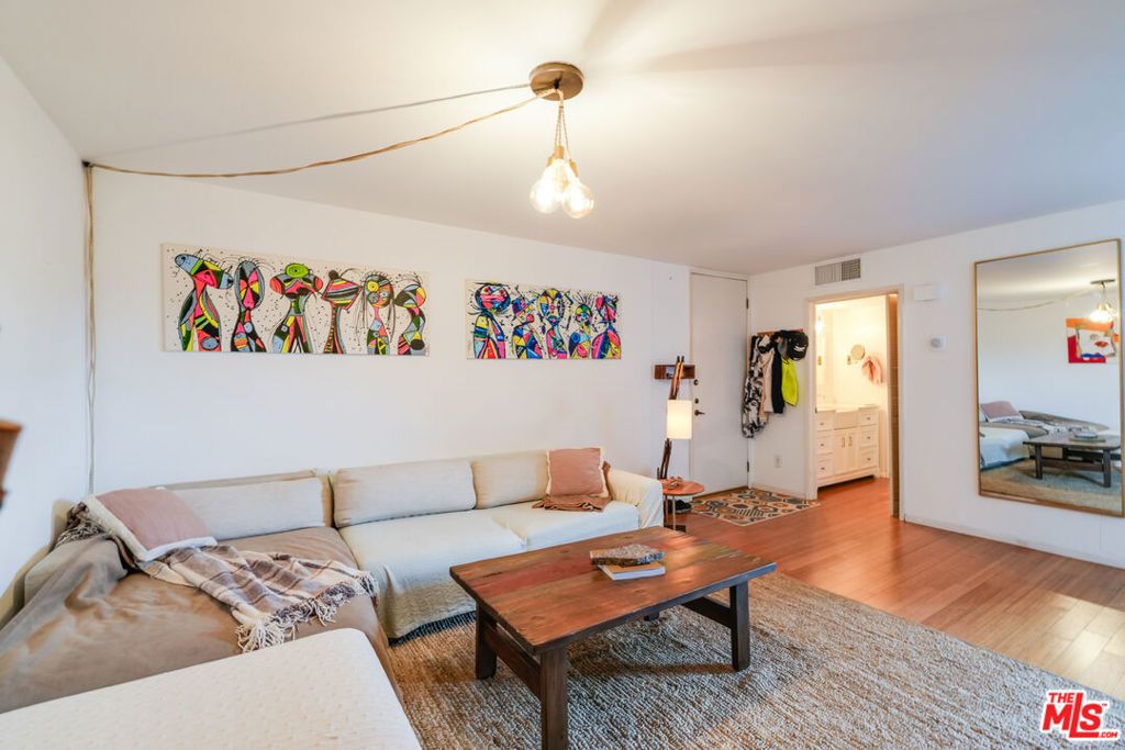 Photo of 532 N Rossmore Avenue #108, Los Angeles, CA 90004 (MLS # 26707269)