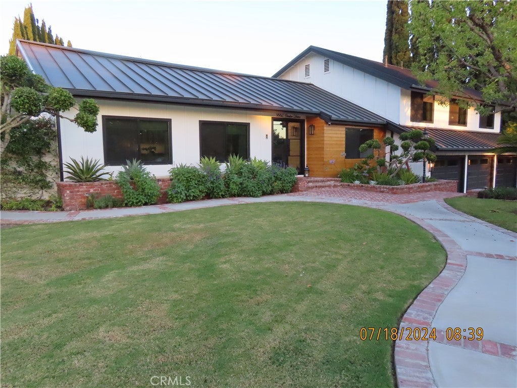 9562 Center Drive