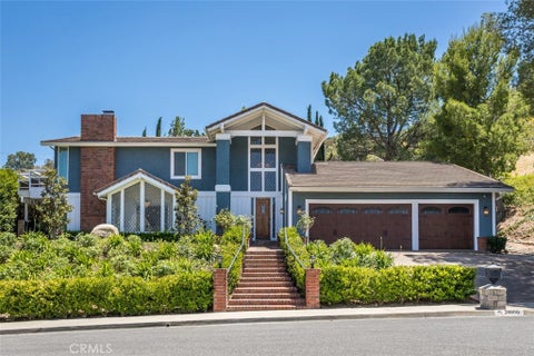 Photo of 24806 Rosepark Court, Newhall, CA 91321 (MLS # SR26138454)