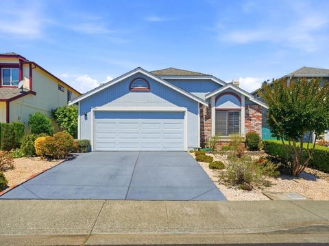 Photo of 231 Breezewalk Drive, Vallejo, CA 94591 (MLS # ML82051541)
