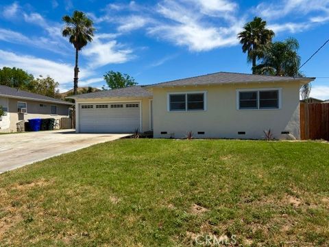Photo of 3892 Kenneth Way, Jurupa Valley, CA 92509 (MLS # SW26074729)