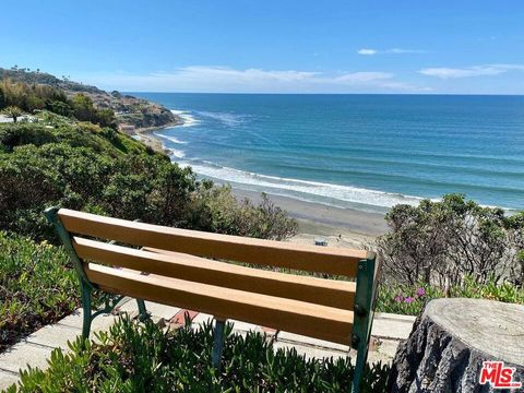 Photo of 649 Paseo De La Playa #307, Redondo Beach, CA 90277 (MLS # 26647075)