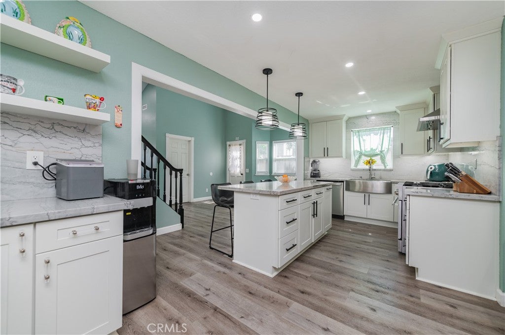 1250 Calle Colnett