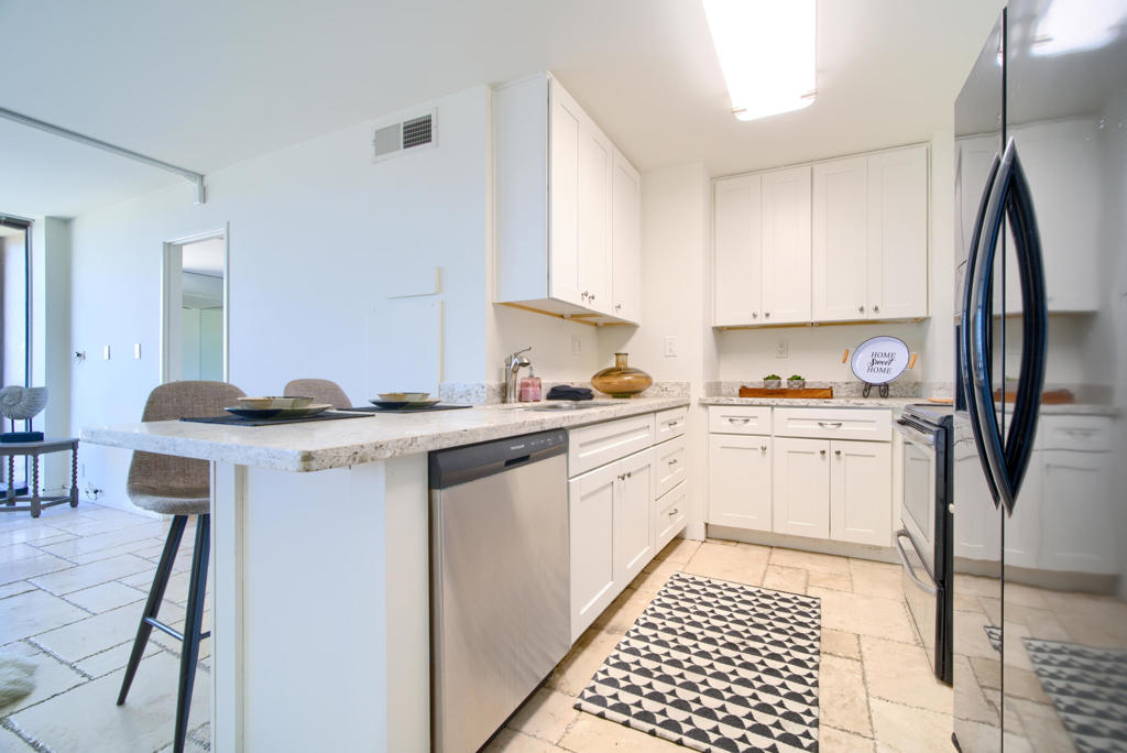 1750 E Ocean Boulevard 903