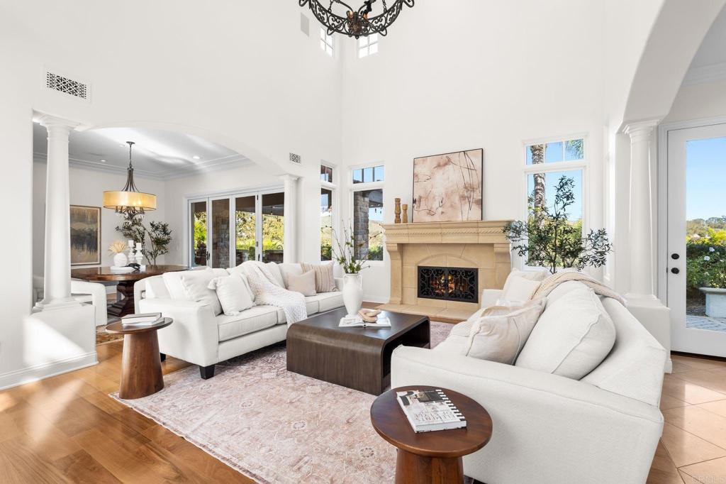 3376 Calle Tres Vistas