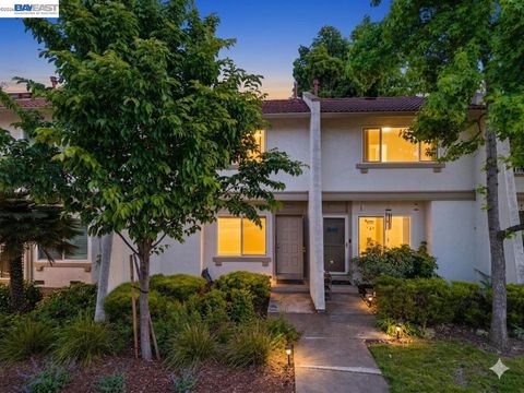 Photo of 38646 Aurora Ter, Fremont, CA 94536 (MLS # 41133226)