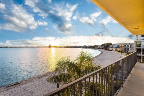 Photo of 3818 Riviera Dr. DR #4, San Diego, CA 92109 (MLS # 260025336SD)