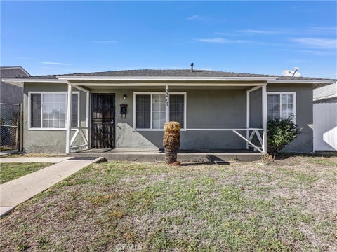 Photo of 2217 W Raymond St, Compton, CA 90220 (MLS # SB26216925)