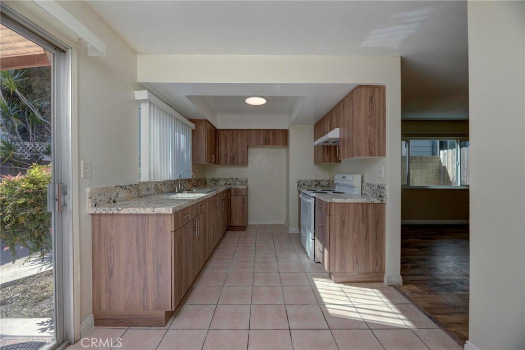 25834 Viana Avenue 5