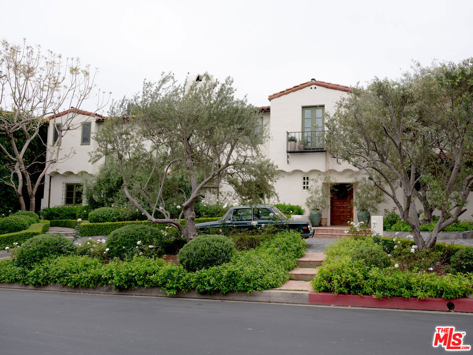 129 N Woodburn Drive