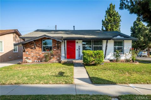 11702 Rockwall Lakewood CA 90715