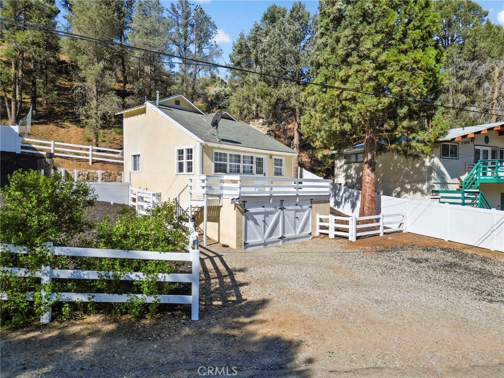 7106 Lakeview
