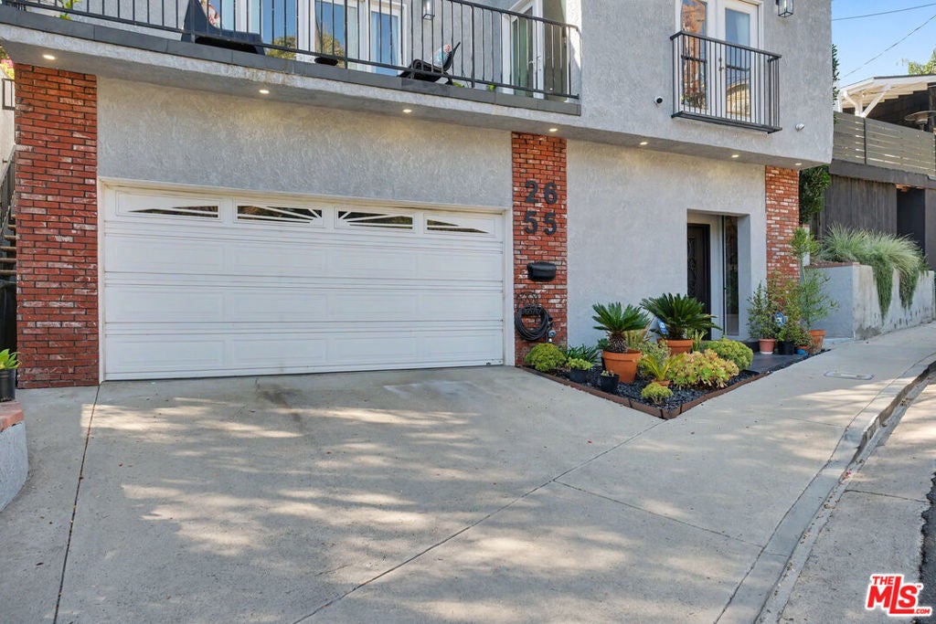 2655 Saxon Drive