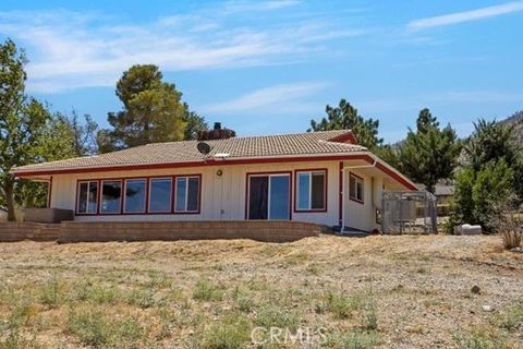 Photo of 27811 Jubilee Run Road, Pearblossom, CA 93553 (MLS # SR25182977) Photo of 27811 Jubilee Run Road, Pearblossom, CA 93553 (MLS # SR25182977)