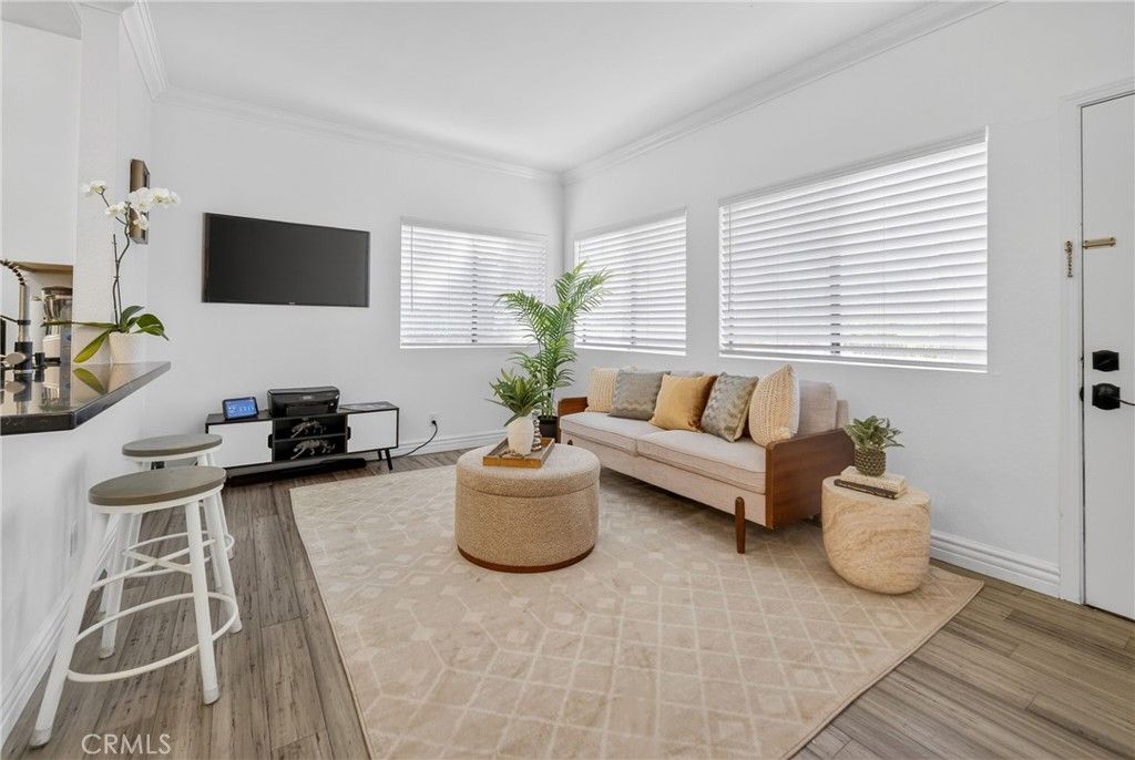 Photo of 158 Maegan Pl #9, Thousand Oaks, CA 91362 (MLS # SR26067933)