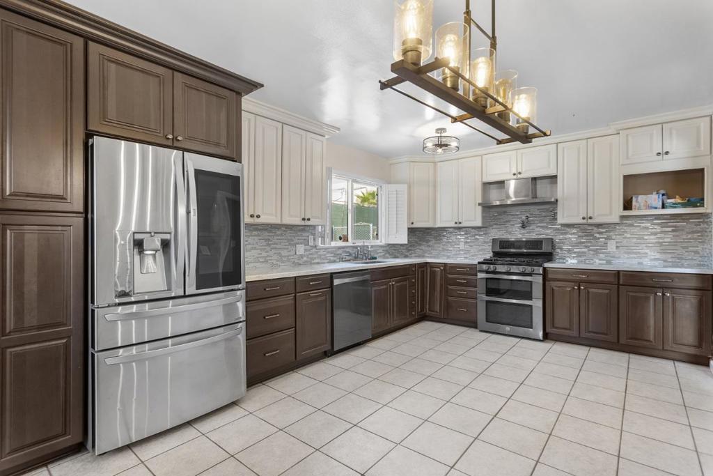 2810 Center Lane