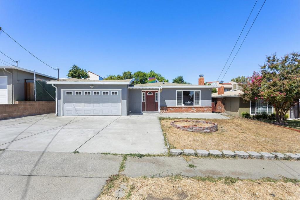 2810 Center Lane