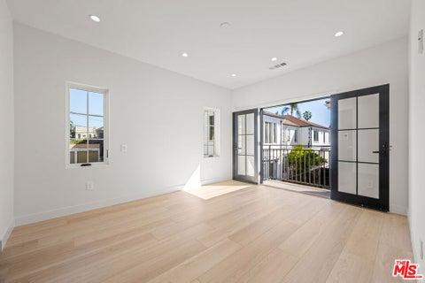 Photo of 441 N Sierra Bonita Avenue #3/4, Los Angeles, CA 90036 (MLS # 26103860)