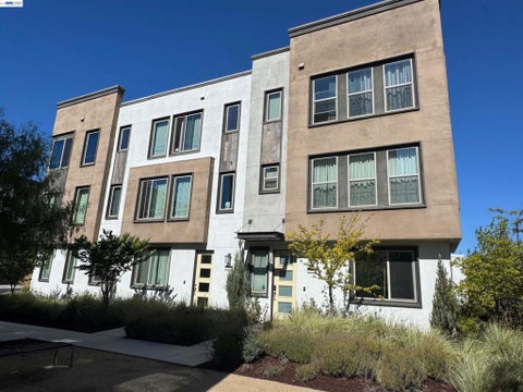 Photo of 25442 Custom Dr DR, Hayward, CA 94544 (MLS # 41150976)