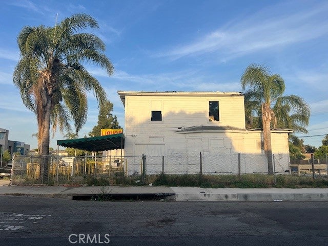 604 E Mission