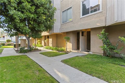 Photo of 334 S Walnut Ave, Brea, CA 92821 (MLS # PW26096302)