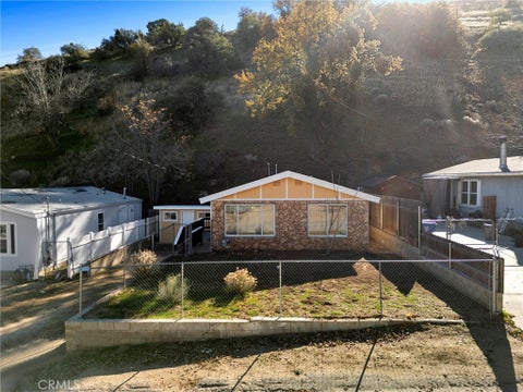 Photo of 508 South Drive, Lebec, CA 93243 (MLS # SR26079036)