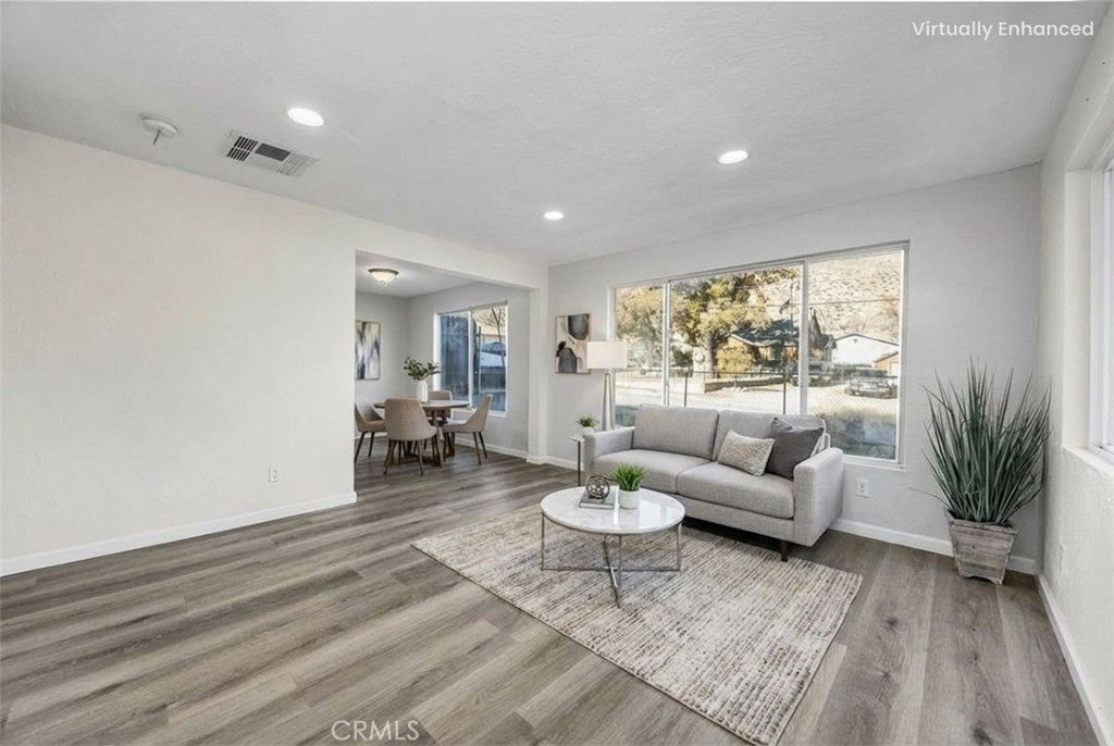 508 South Drive