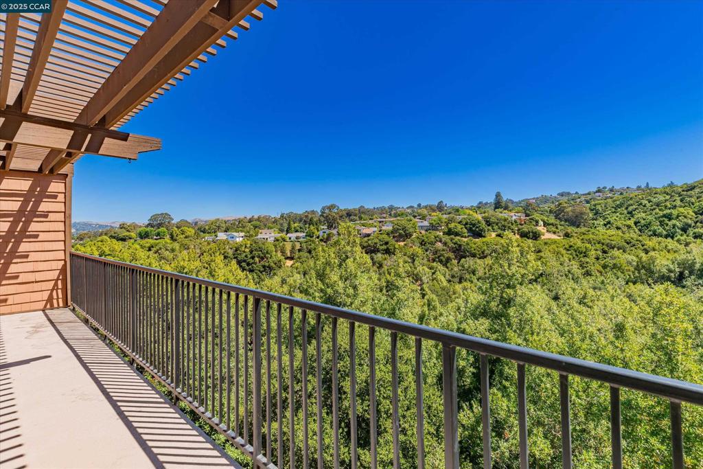 HAYWARD HILLS - Residential