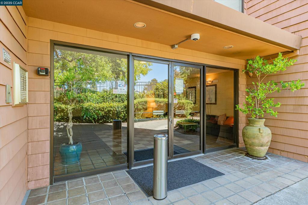 HAYWARD HILLS - Residential