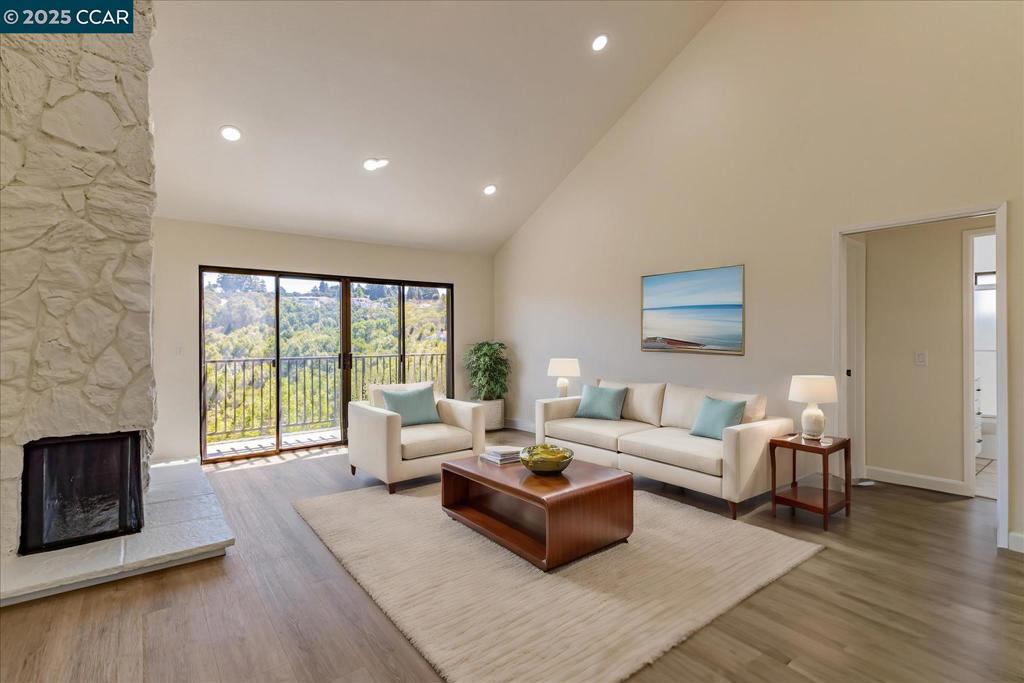 HAYWARD HILLS - Residential