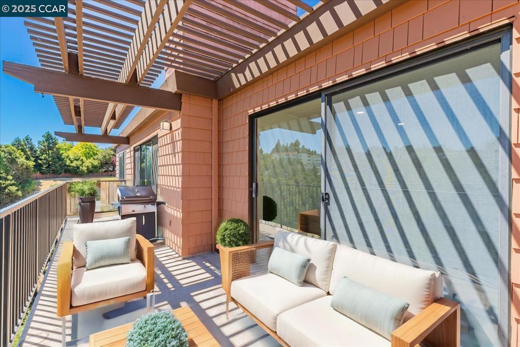 HAYWARD HILLS - Residential