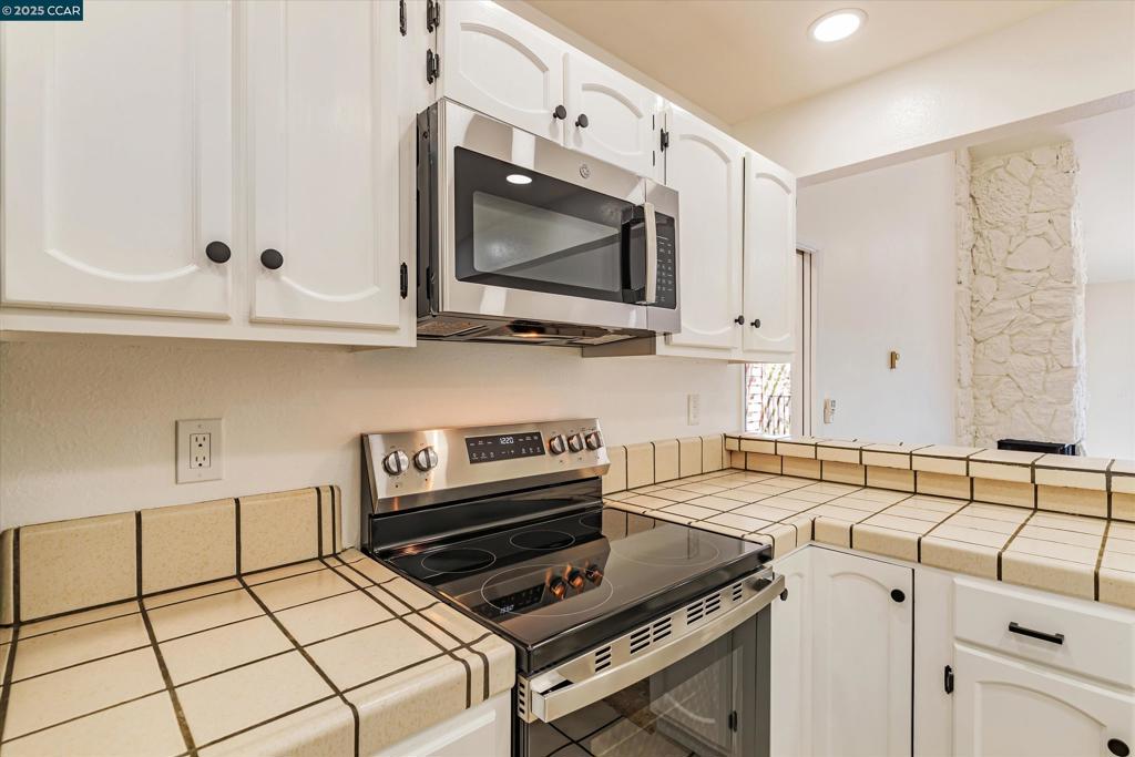 HAYWARD HILLS - Residential