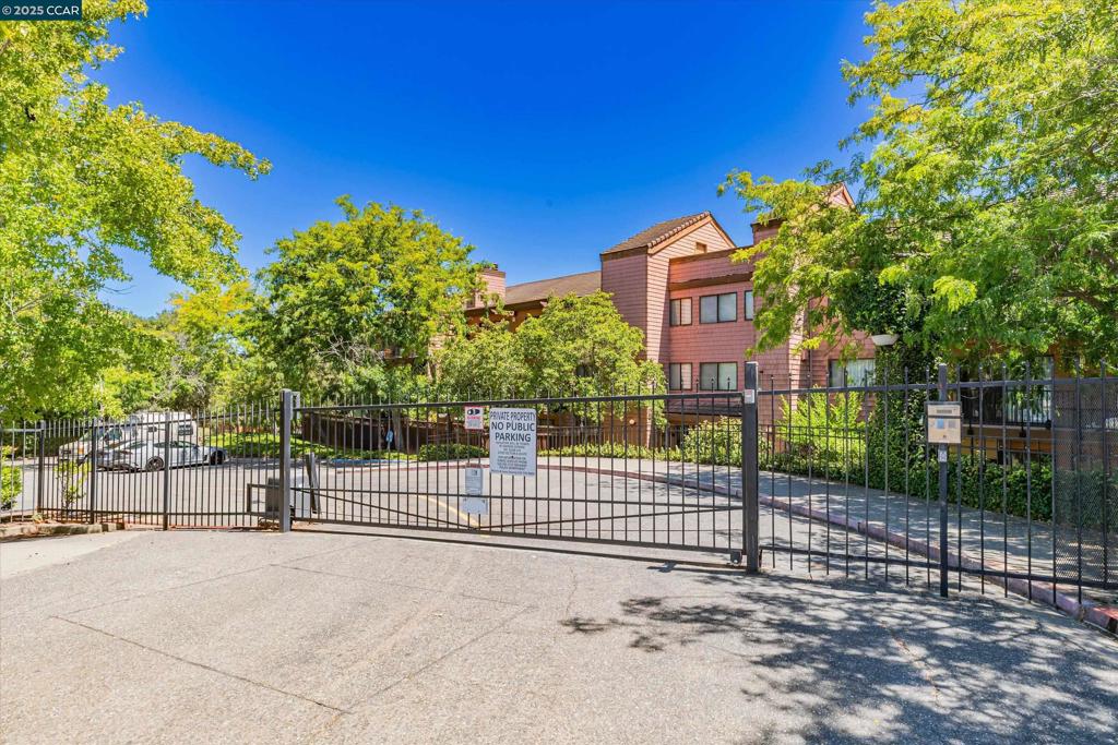 HAYWARD HILLS - Residential