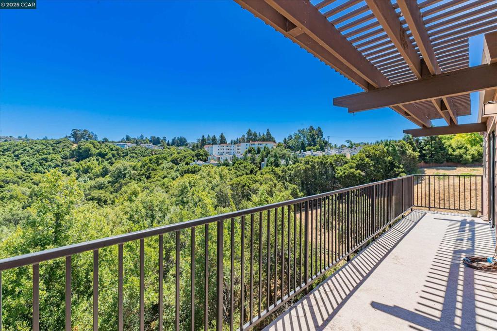 HAYWARD HILLS - Residential