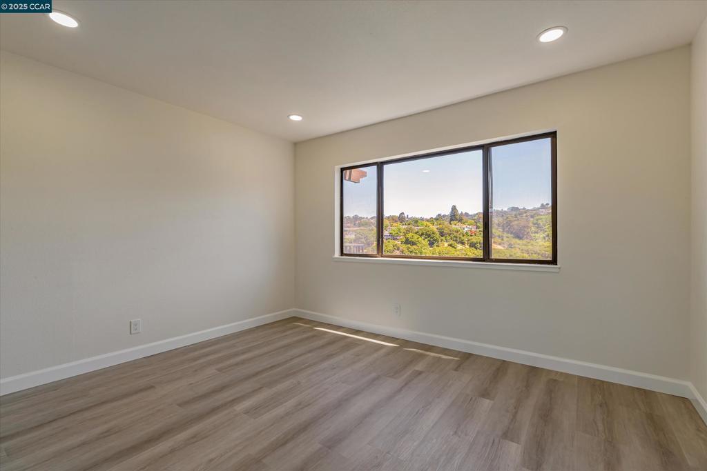 HAYWARD HILLS - Residential