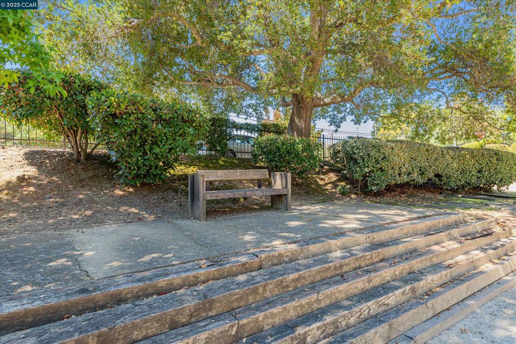 HAYWARD HILLS - Residential