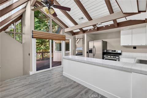Photo of 594 W Victoria Court, Lake Arrowhead, CA 92352 (MLS # IG26177976)