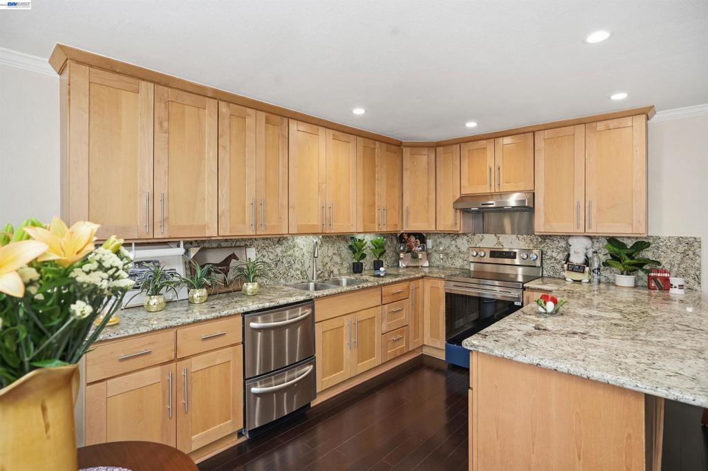 1059 Nancy Ct