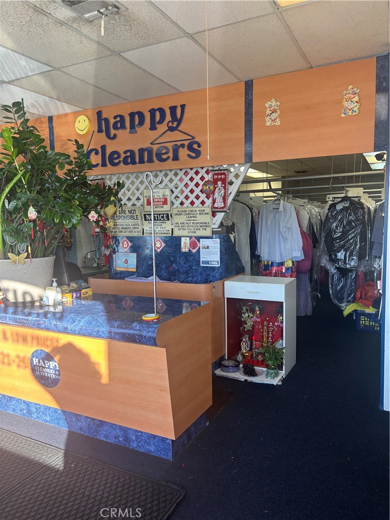 6406 DEL AMO Boulevard