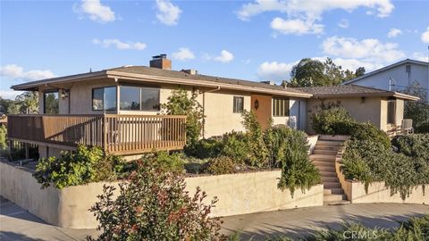 Photo of 5120 Escobedo Drive, Woodland Hills, CA 91364 (MLS # SR26008362)