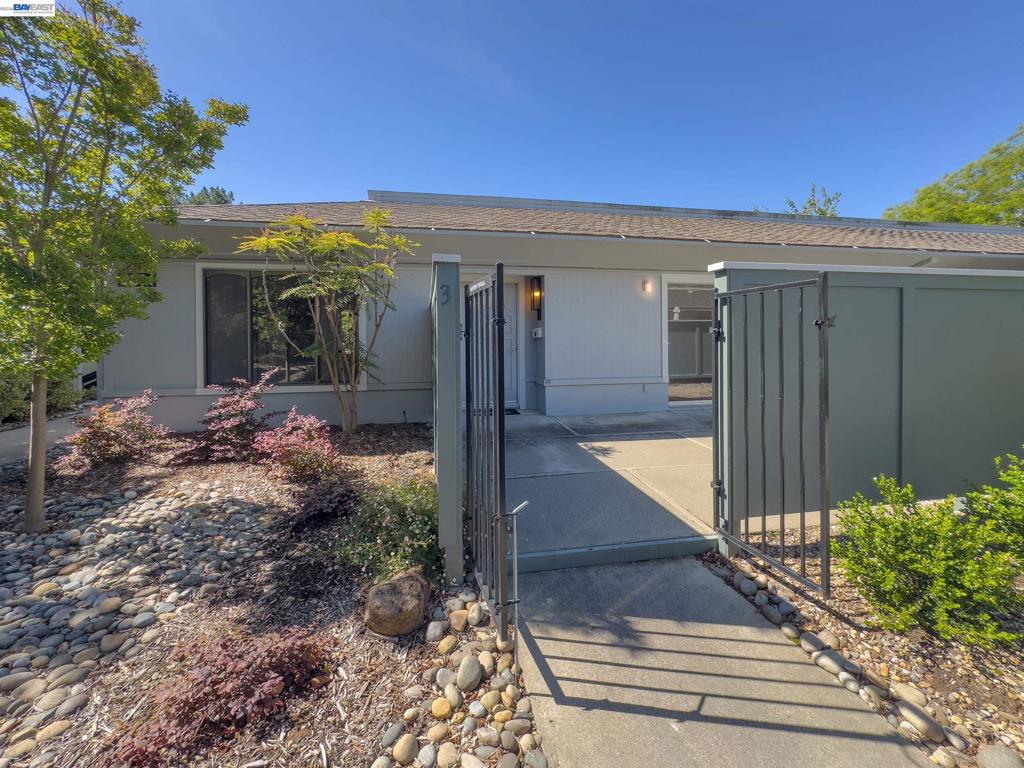2201 Pine Knoll Dr 3