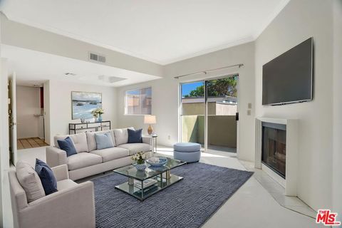 10926 Moorpark Street 13 North Hollywood CA 91602