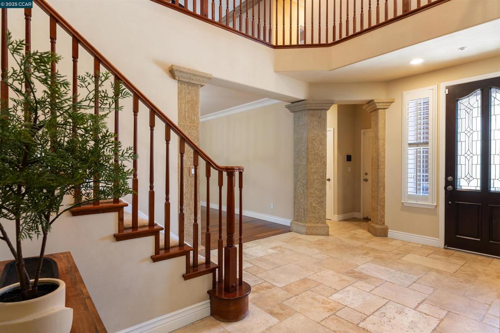 1669 Albani Place