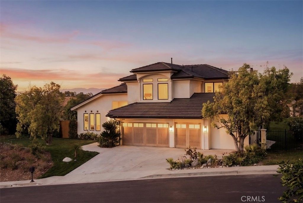 Photo of 4016 San Remo Way, Tarzana, CA 91356 (MLS # SR26058973)